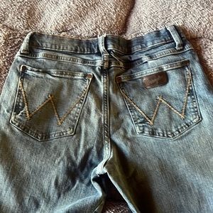 Boys Wrangler Retro Relaxed Bootcut jeans Size 18.